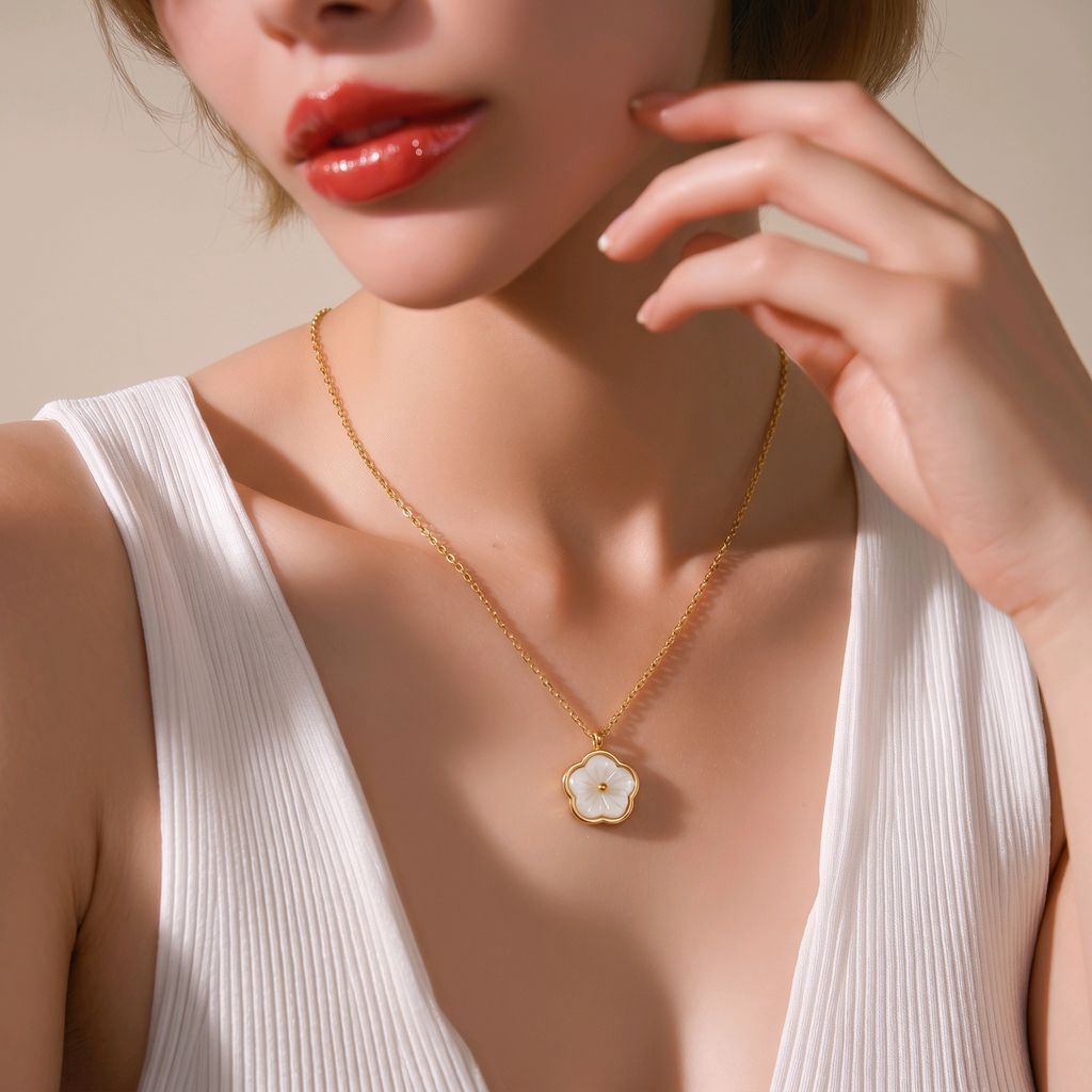 Collar Trèfle Camélia